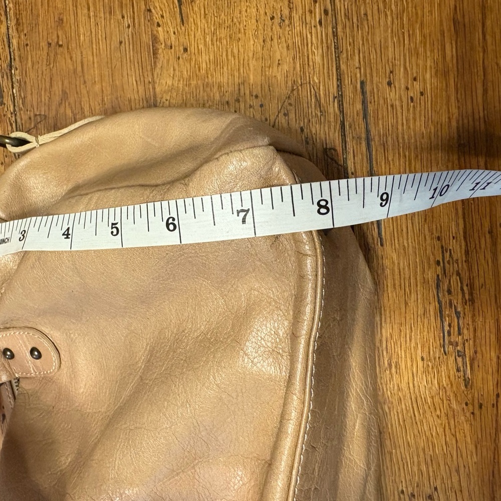 Buttery Tan Soft  Italian Leather Shoulder Slouchy Studded Y2K Baguette - Picture 8 of 8